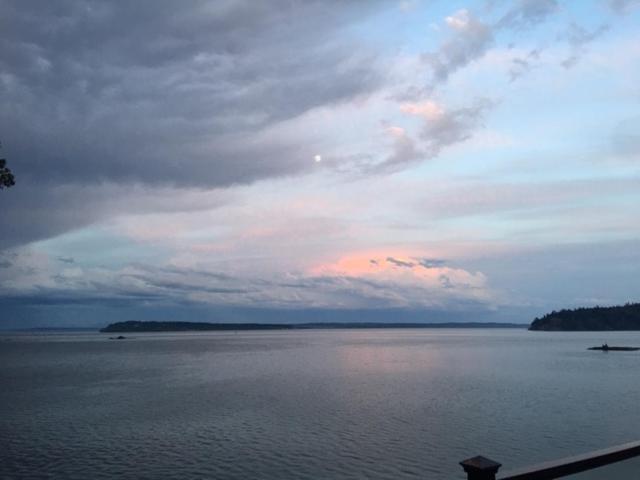 Puget Sound Chic Romantic Cottage With Private Beach Access & Gated Entry Port Ludlow Dış mekan fotoğraf