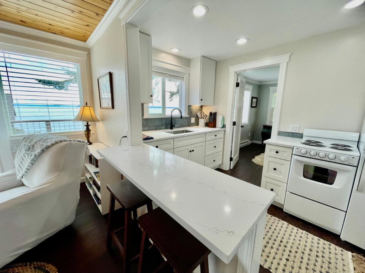 Puget Sound Chic Romantic Cottage With Private Beach Access & Gated Entry Port Ludlow Dış mekan fotoğraf